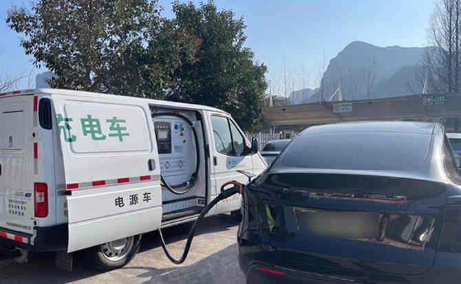 获嘉汽车搭电