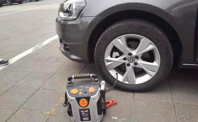 获嘉汽车搭电案例